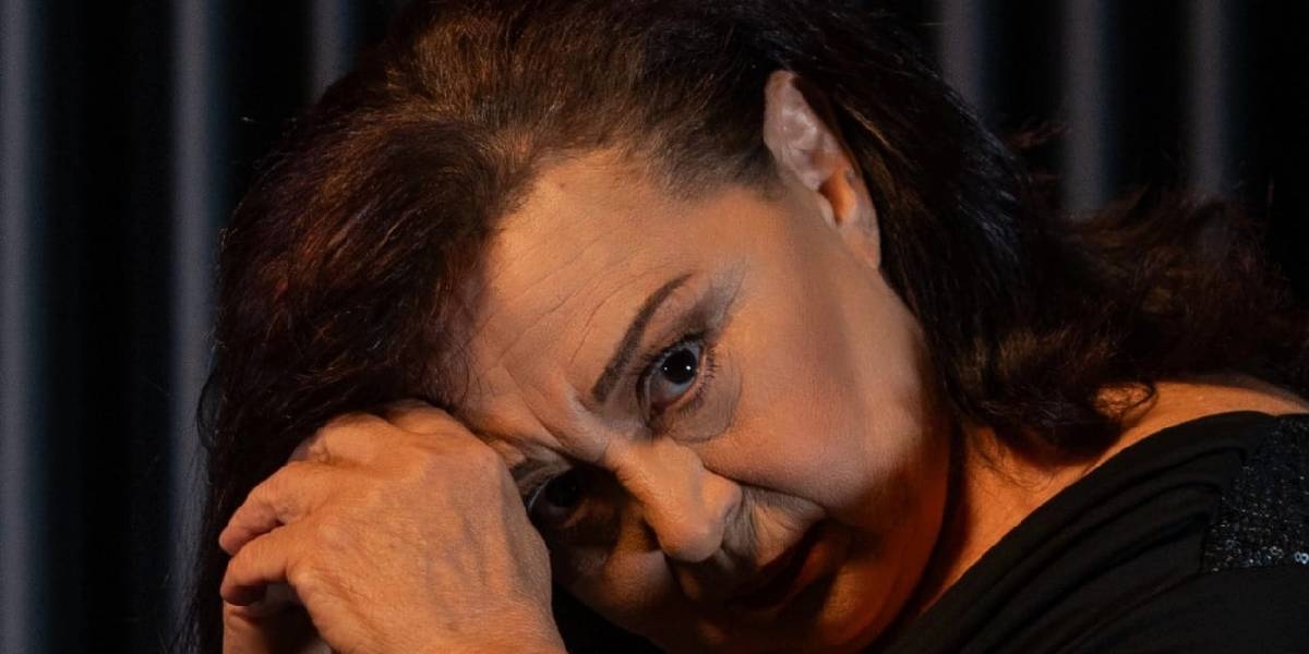 Parla Şenol